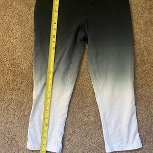 Medium Nike dri-fit cropped capri leggings black and white gradient.